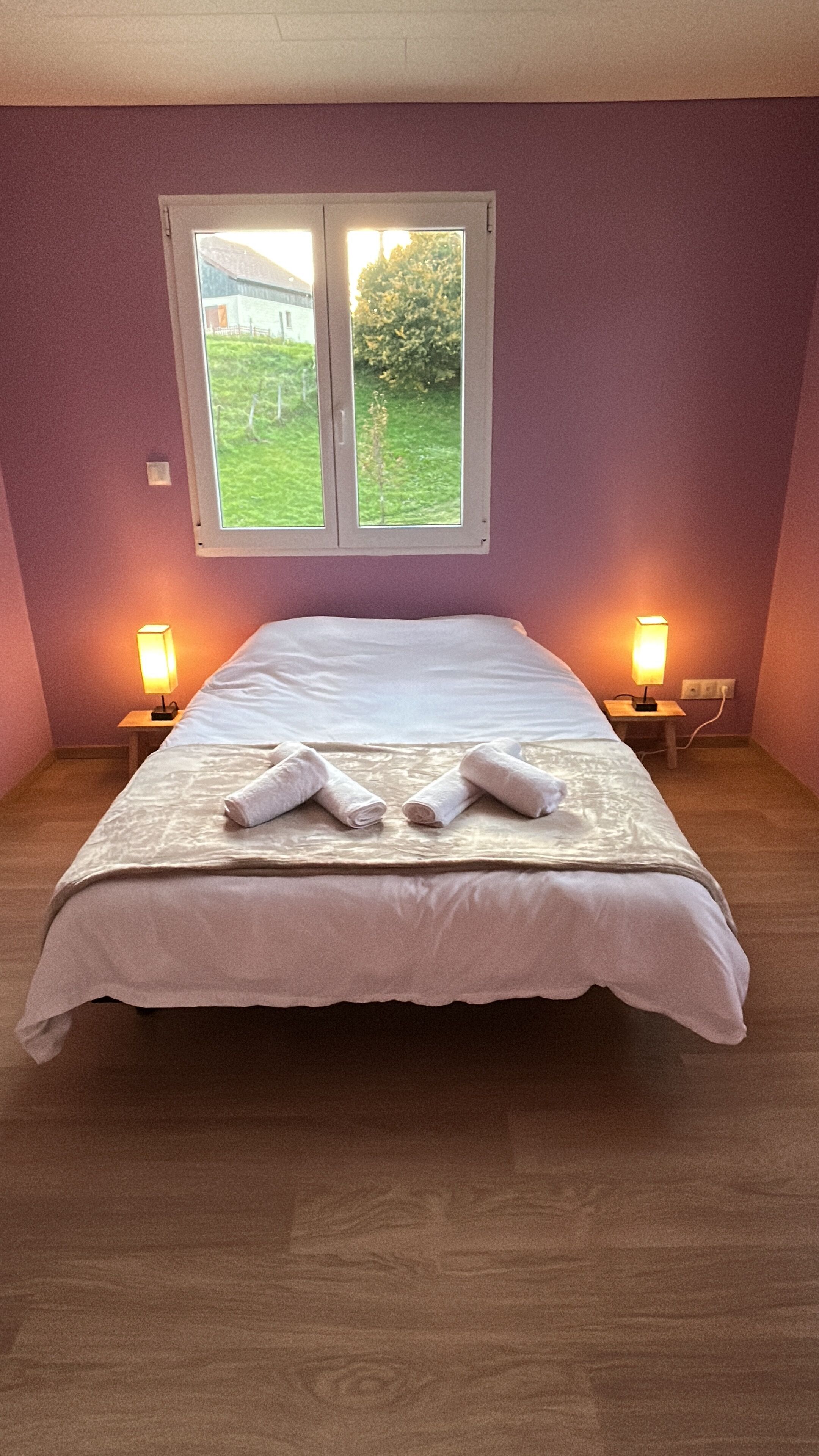 2 bedrooms, travel cot, free WiFi, bed sheets