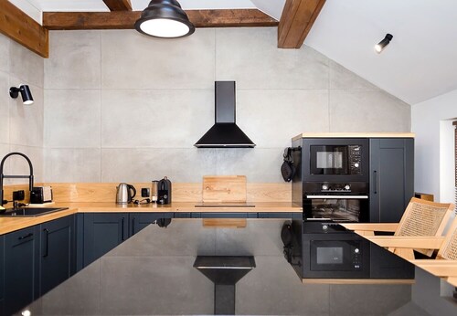 Loft Maisonette Just Steps from the Sea Garden, Old Center and Beach