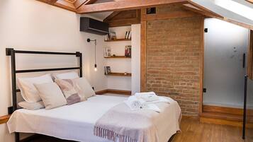 Fer et planche à repasser, accès Internet, draps fournis