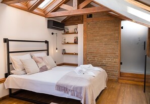 Iron/ironing board, internet, bed sheets