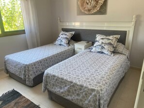 4 bedrooms, iron/ironing board, Internet, bed sheets - A family orientated  home to make memories, on the sun soaked island of Cyprus (Tala)