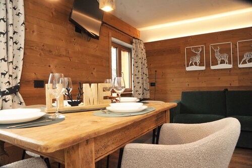 Chalet Peter Serrada, a few meters from the slopes, in villa surrounded by forest