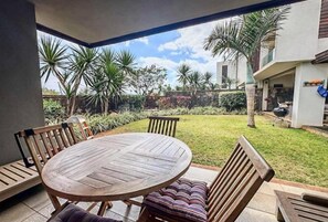 Outdoor dining - Royal park Balaclava Villa 3 (Balaclava)