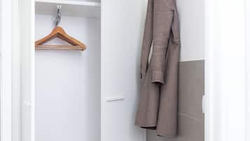 Premium bedding, down duvets, desk, blackout curtains