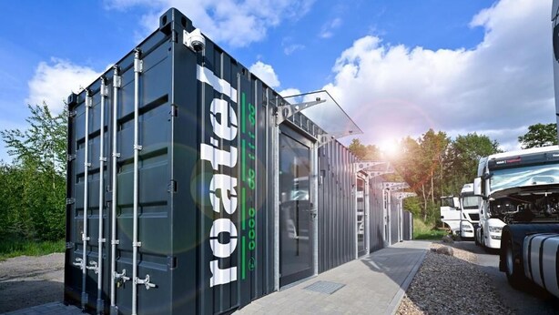 A modern building with large windows and a metal exterior. - Roatel Bremen GVZ A281 (Bremen)