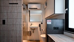 Single Room | Bathroom