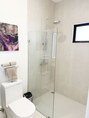 Hair dryer - LPT15: Poolside Retreat • Close to Beaches & Town (Villareal)