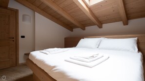 3 bedrooms, free WiFi, bed sheets - Roma 39 Trilo - Two Bedroom Apartment, Sleeps 5 (Bormio)