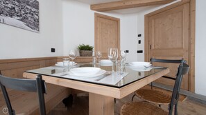 Dining - Roma 39 Trilo - Two Bedroom Apartment, Sleeps 5 (Bormio)