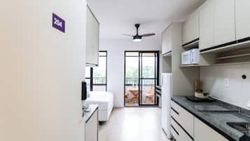 Studio | Blendingsgardiner, strykejern/-brett og wi-fi (inkludert)