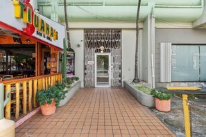 Exterior detail - City Modern 3BR | Patio & Parking (San Juan)