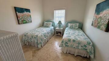 4 bedrooms, WiFi, bed sheets