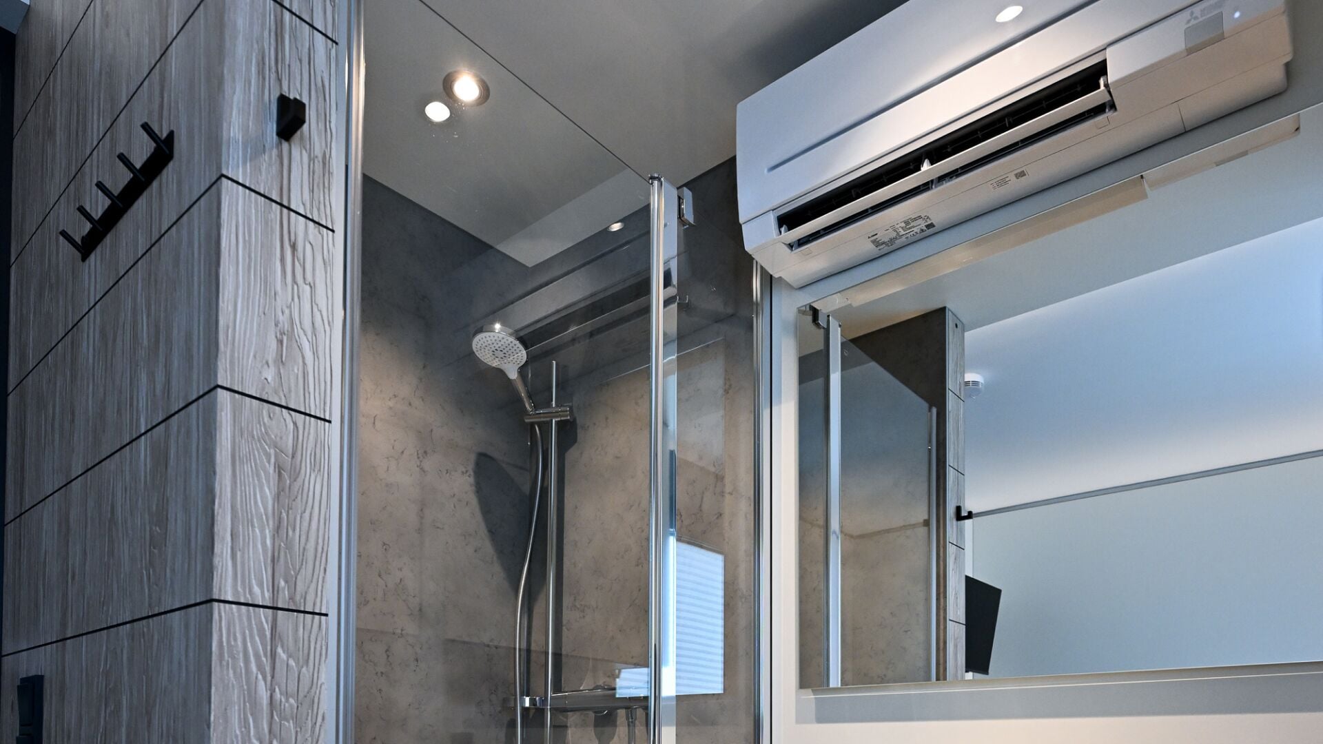 Basic-Einzelzimmer | Badezimmer | Dusche, kostenlose Toilettenartikel, Haartrockner, Handtücher
