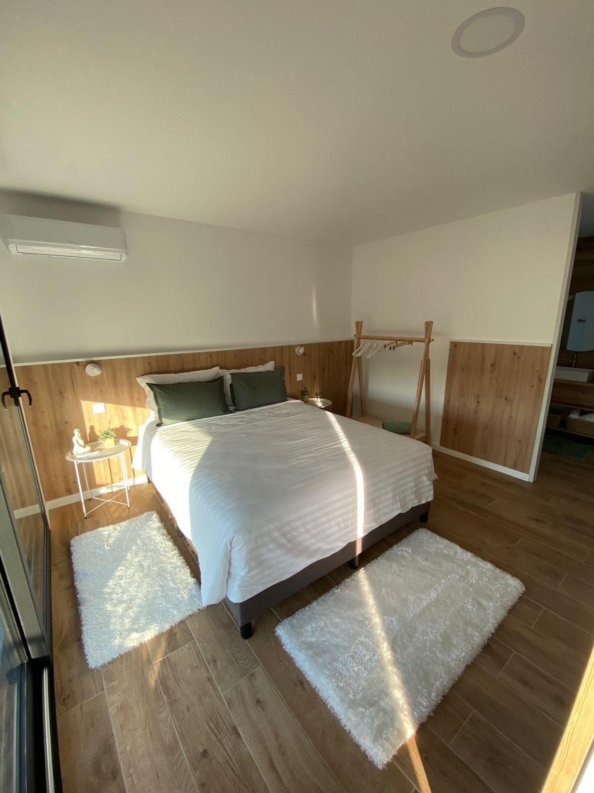 5 habitaciones, escritorio, cuna de viaje y wifi gratis 