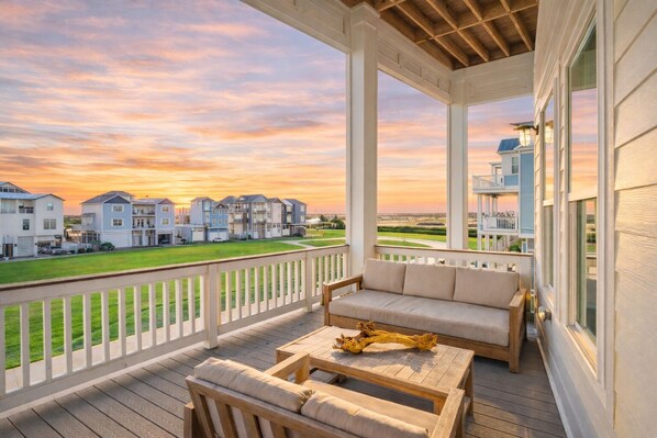 Terrace/patio - Beach View | Hot Tub | Putt Putt | Game Room | Fire Pit | Sleeps 20 (Galveston)