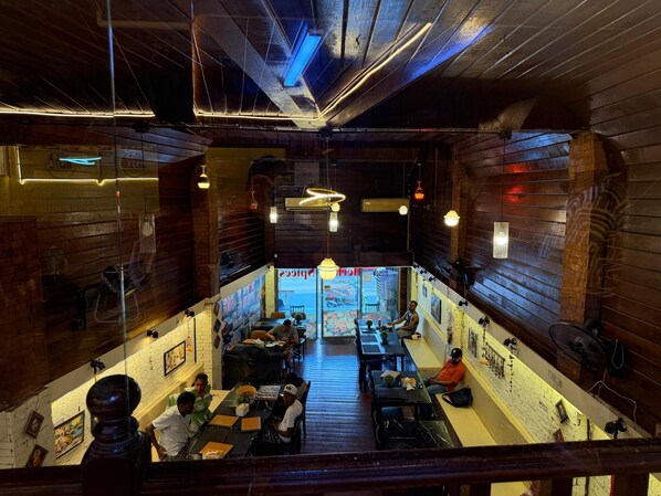 Dining - Y&D Hostel (Krung Thep Maha Nakhon)