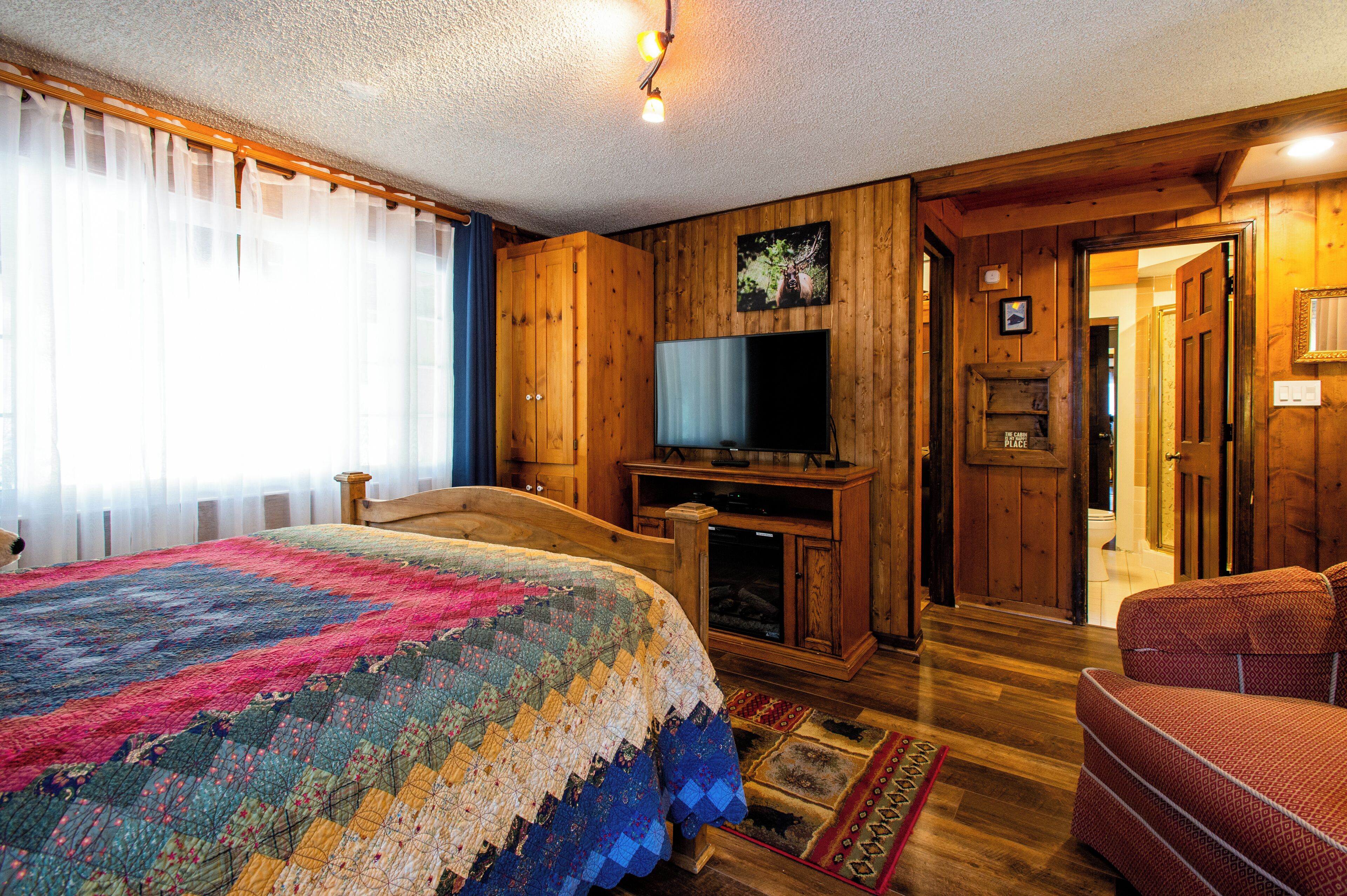 Iron/ironing board, internet, bed sheets