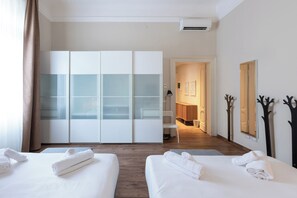 Family Apartment, City View | Premium bedding, down comforters, soundproofing, iron/ironing board - PORTA ROMANA APARTMENTS (Milan)