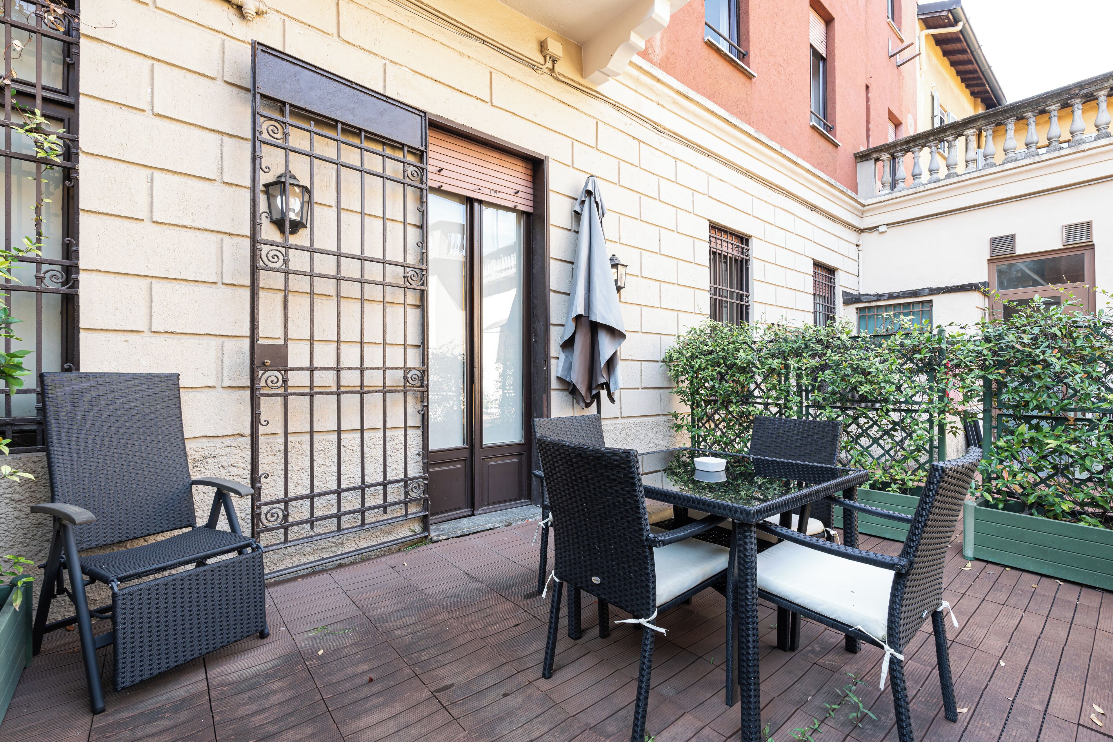 Appartamento Comfort, vista città | Ristorazione all'aperto