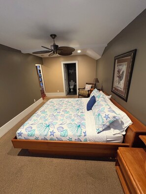 Planxa i posts de planxar, wifi i roba de llit 