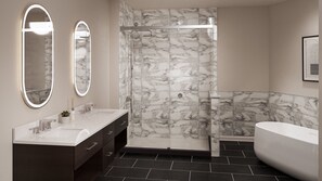 Hair dryer, towels, soap, shampoo - Vintedge Residences (Lyndhurst)
