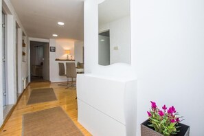 Interior - Madonna Field Apartment - 1 bedroom for 3 Guests (Dubrovnik)