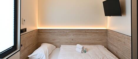 Basic Single Room | Soundproofing, free WiFi