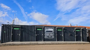 A hostel with four rooms, each marked with a 'ROATEL' sign, and a central room labeled 'SLEEP WELL'. - Roatel Gau Bickelheim A61 (Gau-Bickelheim)
