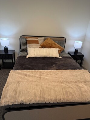 Internet, bed sheets