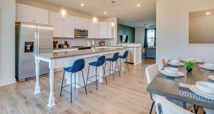 Luxe King 4BR Townhouse to Uptown CLT