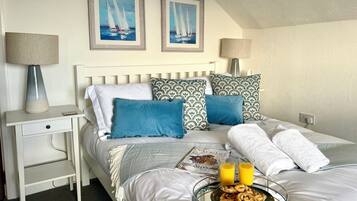 4 quartos, individualmente decorados, individualmente mobiliados