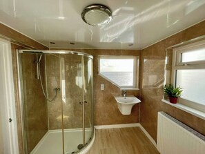 Shower - Crows Nest Dawlish (Dawlish)