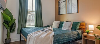 Luxe King 4BR Townhouse to Uptown CLT