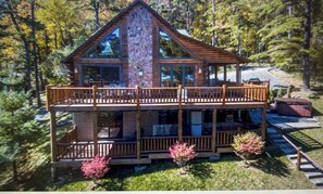 Exterior - 5 bedroom, 4.5 bath Log Cabin in Deep Creek Lake (Oakland)