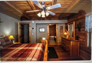 5 bedrooms, WiFi - 5 bedroom, 4.5 bath Log Cabin in Deep Creek Lake (Oakland)