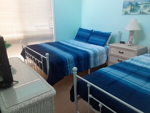 Iron/ironing board, WiFi, bed sheets -  2-bedroom  Myrtle Beach condo 5 minute walk to Ocean (Myrtle Beach)
