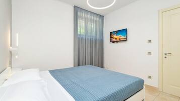 Fer et planche Ă repasser, Wi-Fi, draps fournis