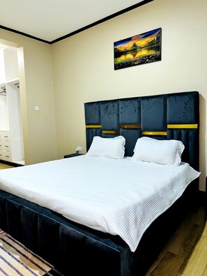 3 bedrooms, iron/ironing board, Internet