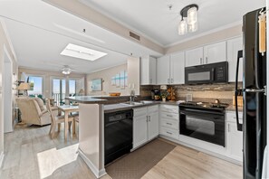Fridge, microwave, oven, stovetop - Oceanfront 3BR/2BA- Pelican's Landing 404- Pool (Myrtle Beach)