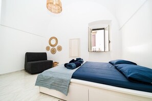 Casa, vista mare parziale | Tende oscuranti, insonorizzazione, Wi-Fi gratuito