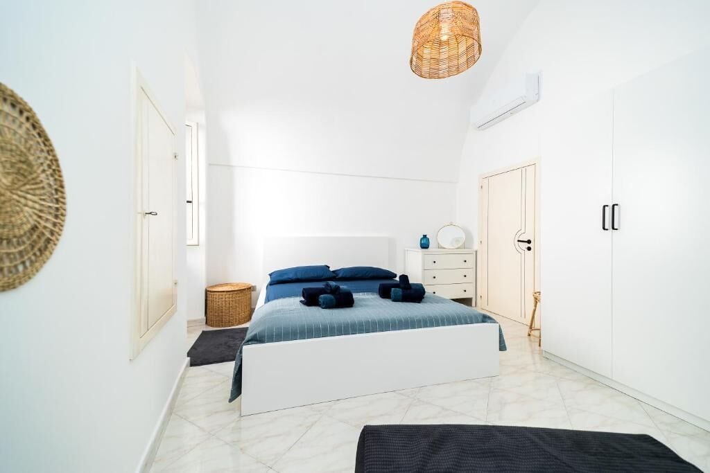 Casa, vista mare parziale | Tende oscuranti, insonorizzazione, Wi-Fi gratuito