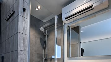 Basic-Einzelzimmer | Badezimmer | Dusche, kostenlose Toilettenartikel, Haartrockner, Handtücher