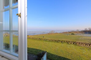 Interior - Old mill 25 with view of the mudflats (Keitum)