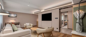 Hilton Garden Inn Shenzhen Luohu Port