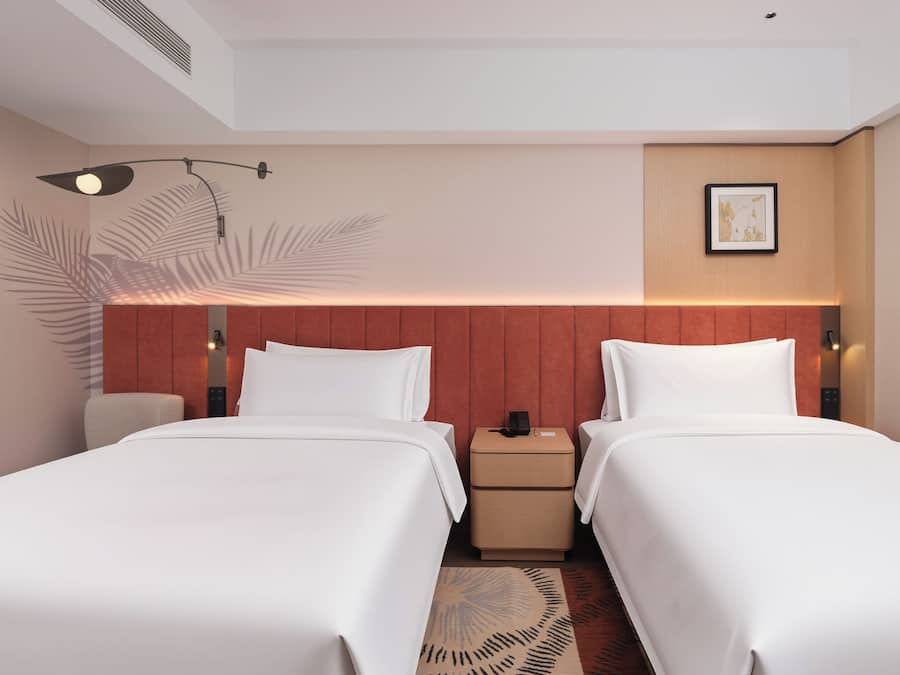 Zimmer, 2 Doppelbetten, Stadtblick (Guest) | Kostenloses WLAN