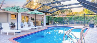 Escape to the Lake Family Home 8PPL/3BR/2Bath/Pool/BBQ/Pet Friendly/Boat Parking