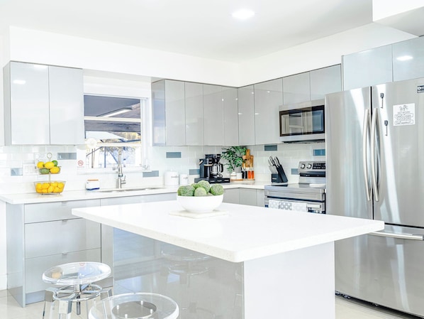 Microwave, oven, dishwasher