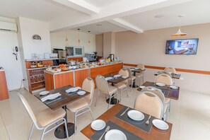 Dining - Apart Hotel Illia 121 (Neuquén)