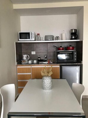 Private kitchen - Apart Hotel Illia 121 (Neuquén)