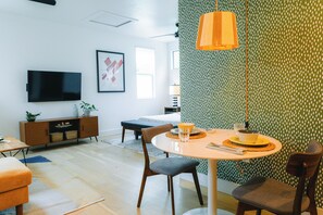 Dining - Modern Private Quiet East Austin Studio (Austin)